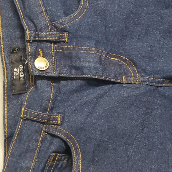 True Indigo shorts girls size 14 blue demin Bermuda length - Picture 3 of 6